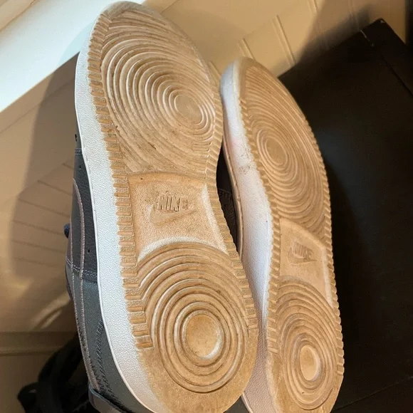 Nike Women's Vision Lows Size 11 Sneakers - Picture 7 of 10